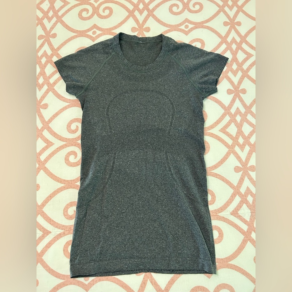 Swiftly Tech Short-Sleeve Shirt Size 2